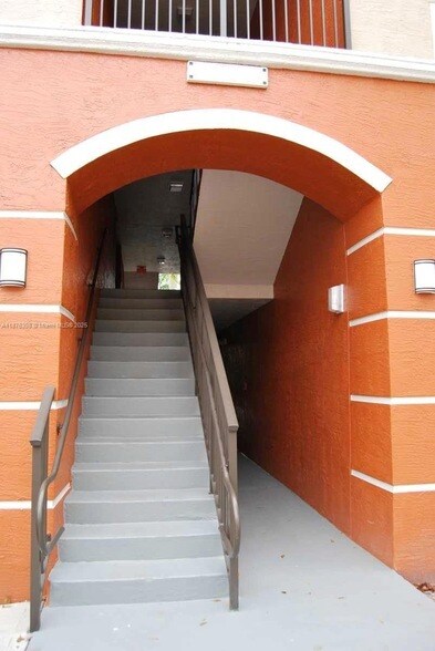 Building Photo - 4175 N Haverhill Rd