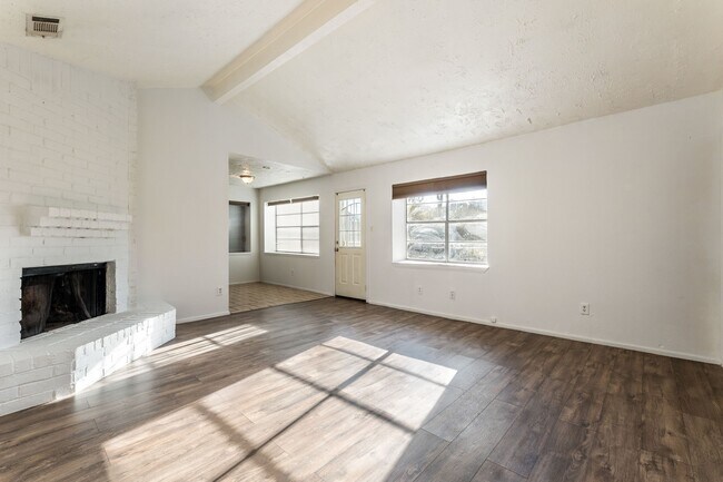 Building Photo - 15235 Heron Park Dr