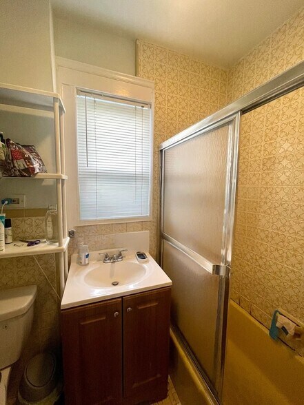 Building Photo - 123 Winthrop St