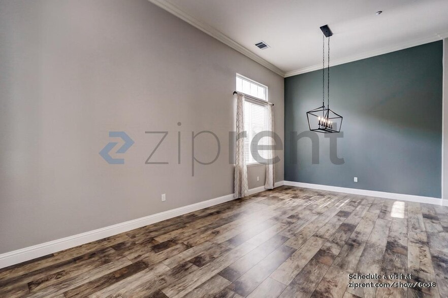 Building Photo - 665 Ray St