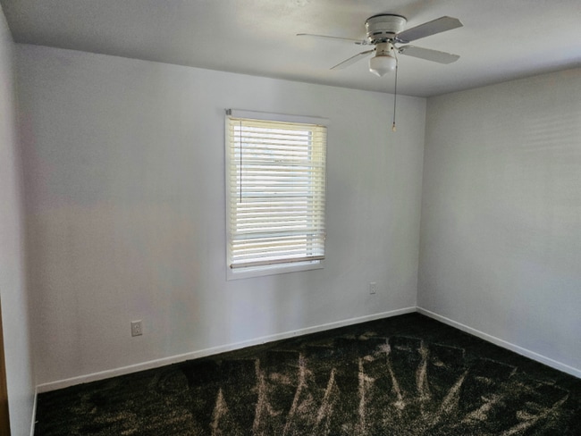 Building Photo - 747 Salem St