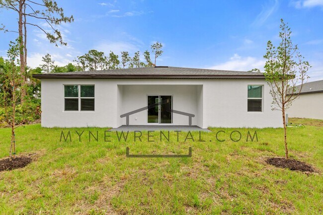 Building Photo - ONE MONTH FREE RENT! Modern, energy effici...