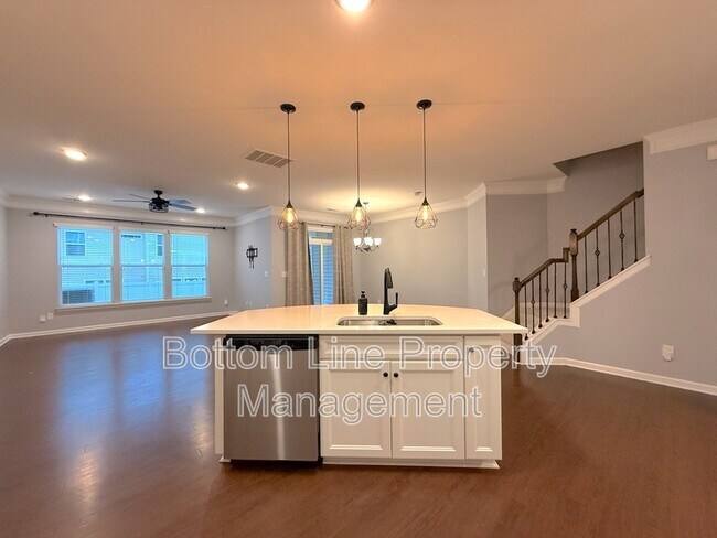 Building Photo - 13450 Savannah Point Dr