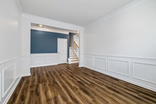 Building Photo - Spacious 5 Bedroom 3 Bath Home in highly sought after Walnut Creek!
