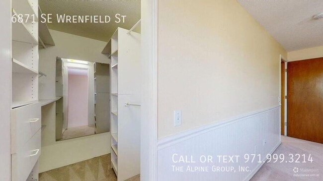 Building Photo - 6871 SE Wrenfield St
