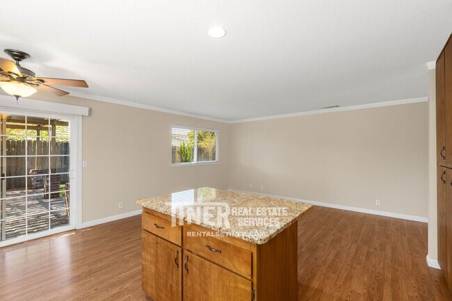 Building Photo - 8052 Phoebe Way