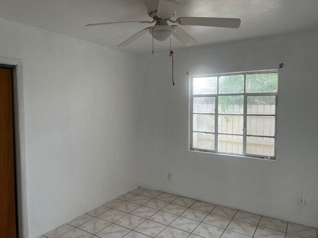 Building Photo - 129 Tassie Way