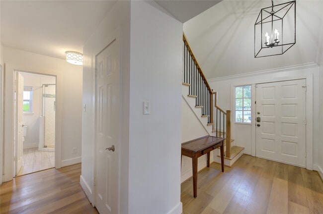 Building Photo - 1210 Shannon Valley Dr