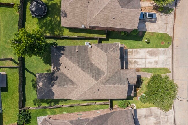 Building Photo - 22523 Birch Ridge Meadow Dr