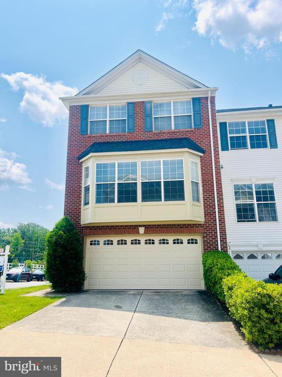 Building Photo - 6351 Regal Oak Dr