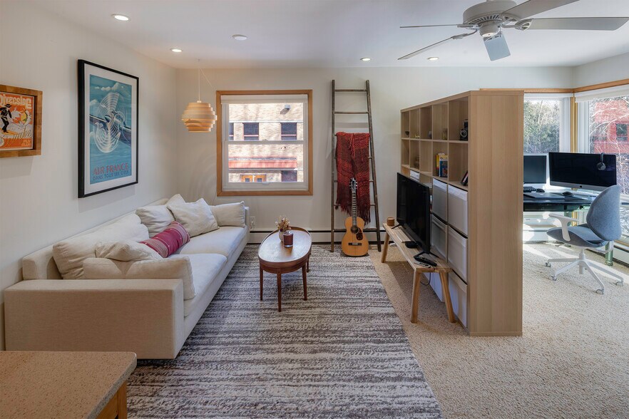 Building Photo - 2802 Arbor Dr