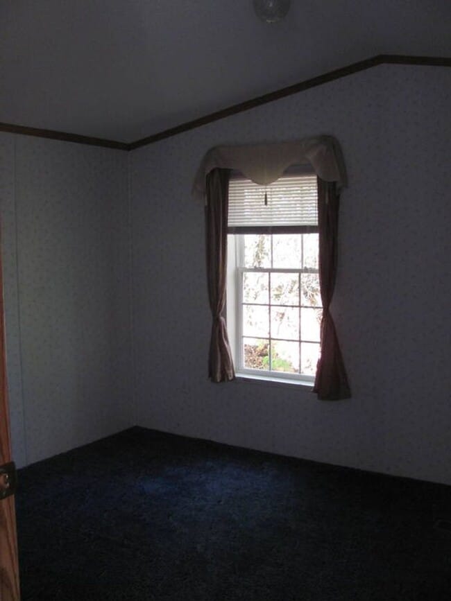 Building Photo - Private 2 Bed 2 Bath Home