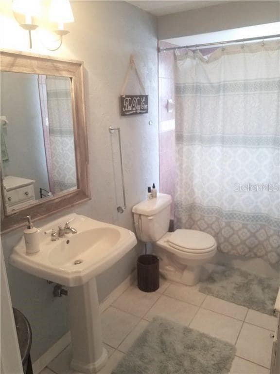 Building Photo - 3616 Royal Palm Dr