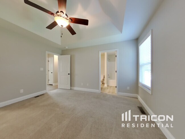 Building Photo - 8978 Western Pines Dr