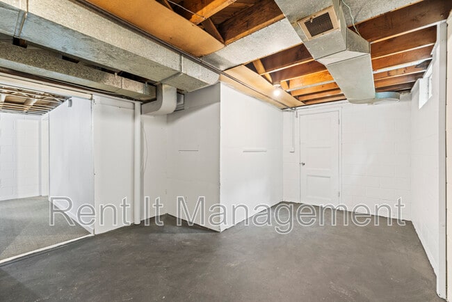 Building Photo - 3501 Redick Ave