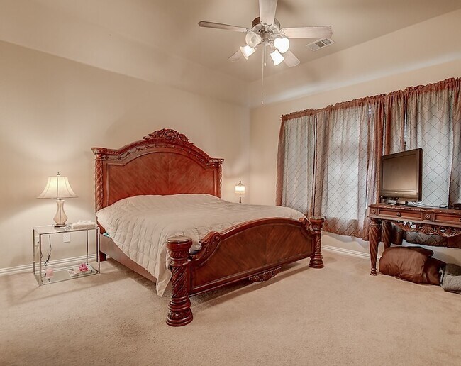 Building Photo - 2832 Gooseberry Dr