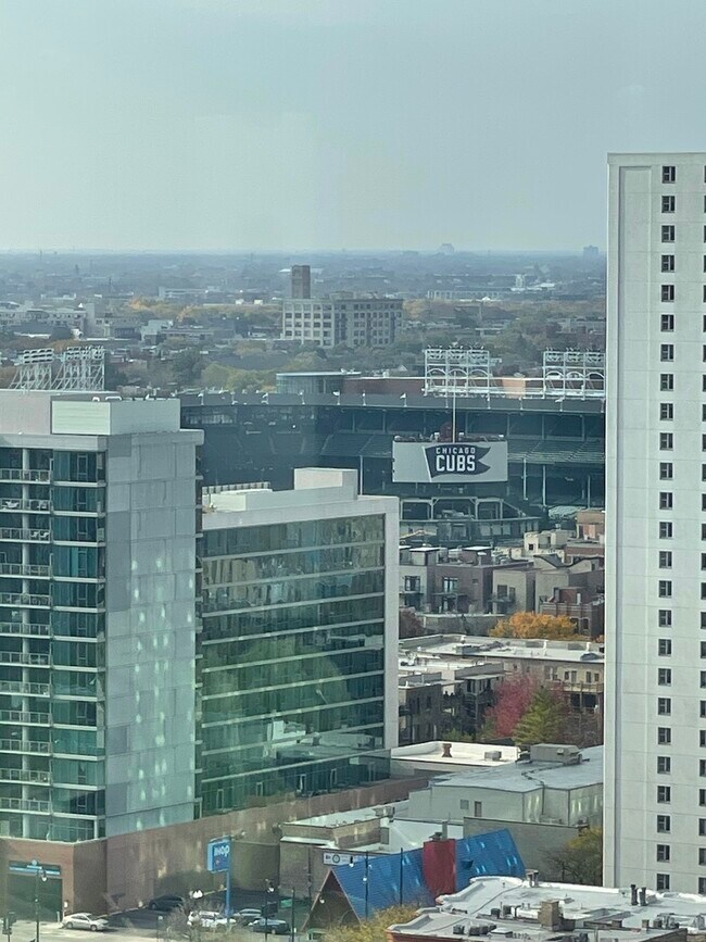 Building Photo - 3900 N Lake Shore Dr