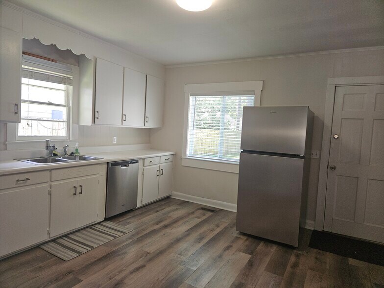 Building Photo - 5531 Wrightsville Ave