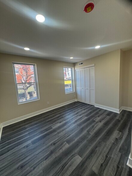 Building Photo - 459 E High St