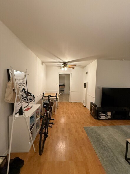 Building Photo - 3646 Vinton Ave