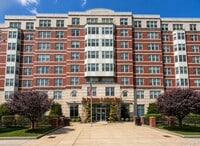 Building Photo - 300 Mamaroneck Ave