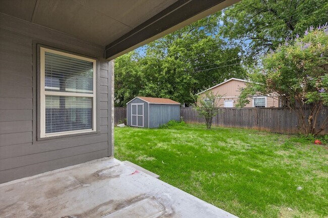 Building Photo - 1804 Glenmore Ave