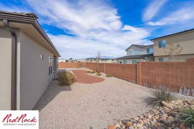 Building Photo - Comfort, Space & Style with a 3-Car Garage Small Dog Friendly!