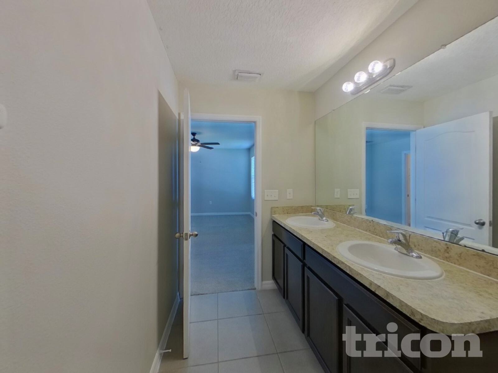Building Photo - 10442 Whispering Hammock Dr