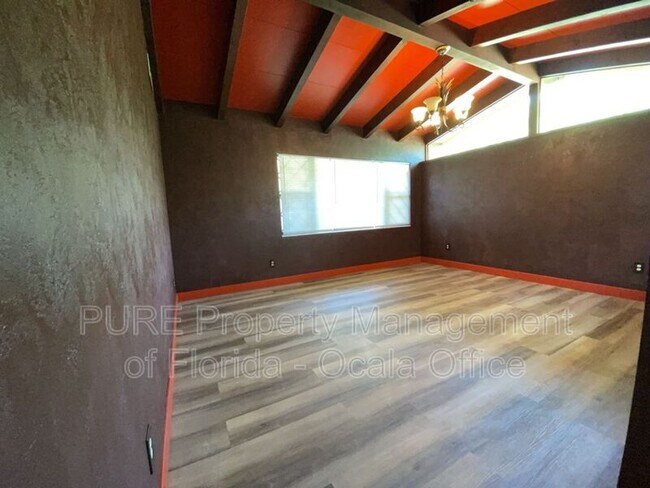 Building Photo - 4211 SW 6th Ave