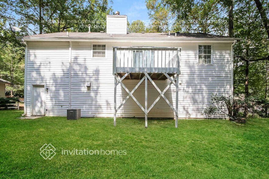 Building Photo - 4400 Milton Trail SW