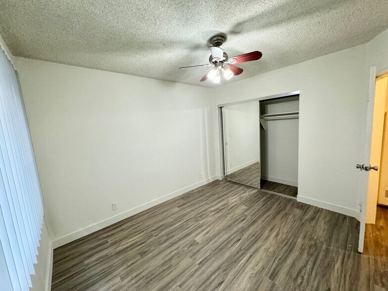 Building Photo - 3728 S Bentley Ave