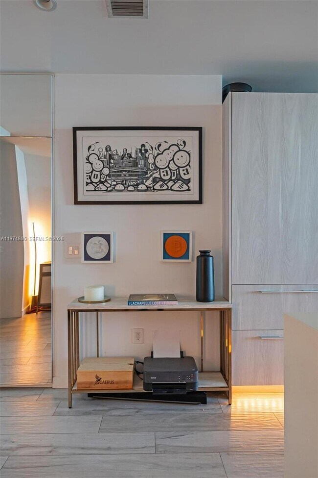 Building Photo - 480 NE 31st St