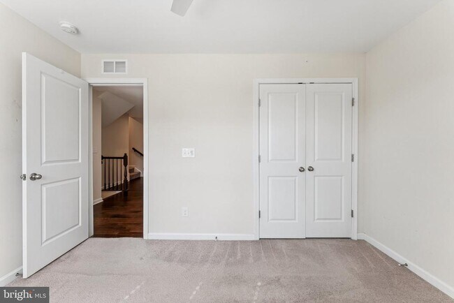 Building Photo - 43422 Robey Sq