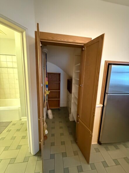 Pantry - 528 E Glover Ave
