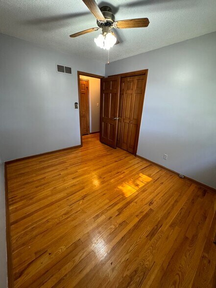 Building Photo - 8000 Oakland Ave