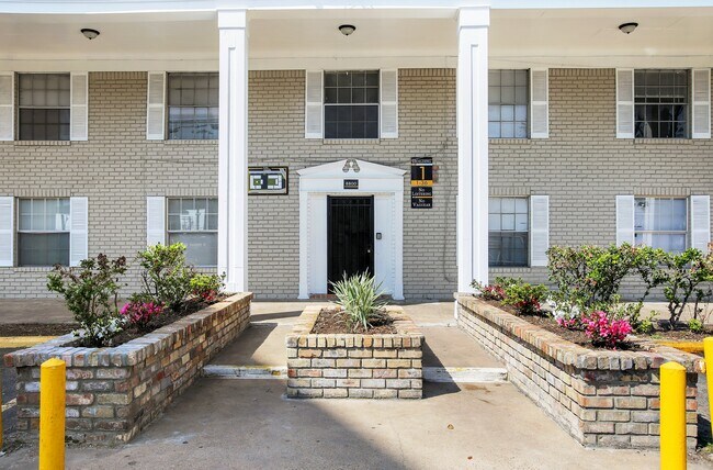 Building Photo - Casa Grande Apartments