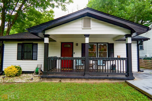 Primary Photo - 685 Cedar Ave NW