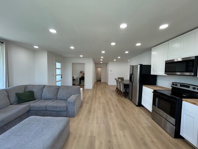 Building Photo - 2317 Timpview Dr