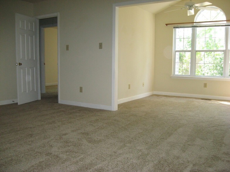 Building Photo - 459 Summerwalk Cir