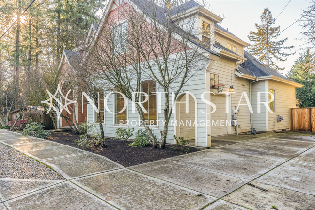 Building Photo - Beautiful Newer SW Portland Home With Huge...