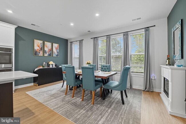 Building Photo - 709 Thomas Ln