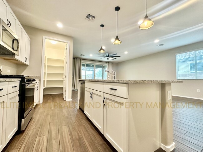 Building Photo - 6514 E Via Arroyo Azul