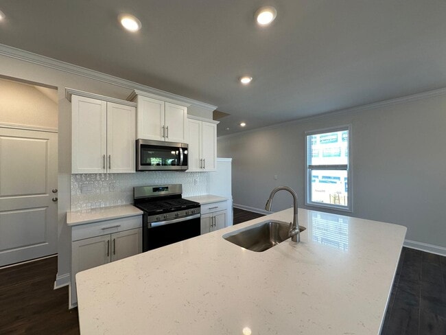 Building Photo - 1260 Scarlet Firethorne Ave