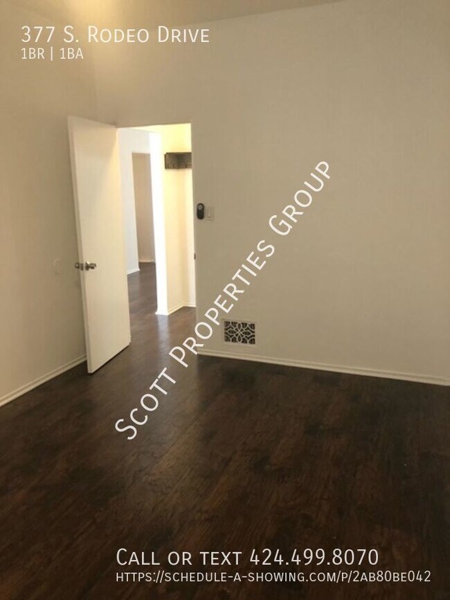 Building Photo - Centrally Located Gorgeous & Spacious 1 Bd...