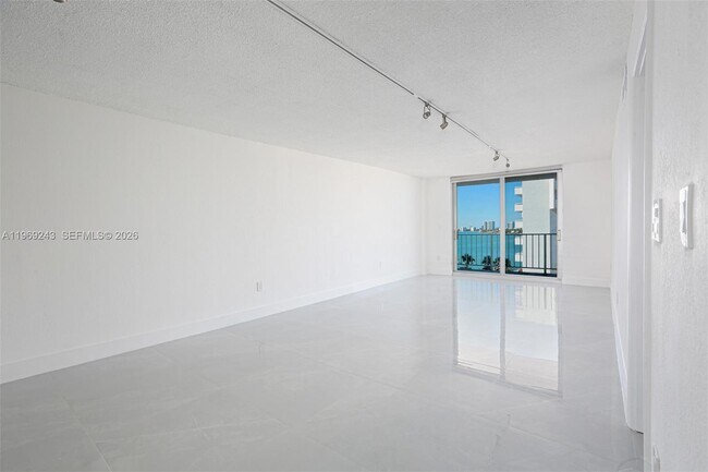 Building Photo - 6801 Indian Creek Dr