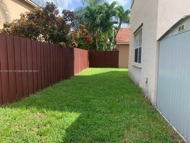 Building Photo - 14804 SW 155th Pl