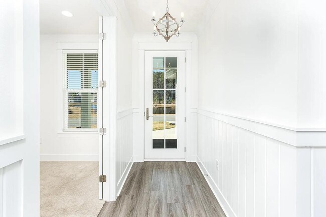 Building Photo - 36 Sandlefoot Ln