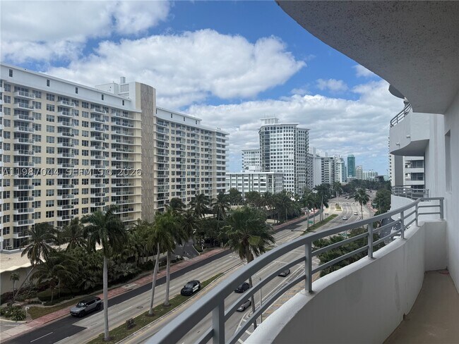 Building Photo - 5555 Collins Ave