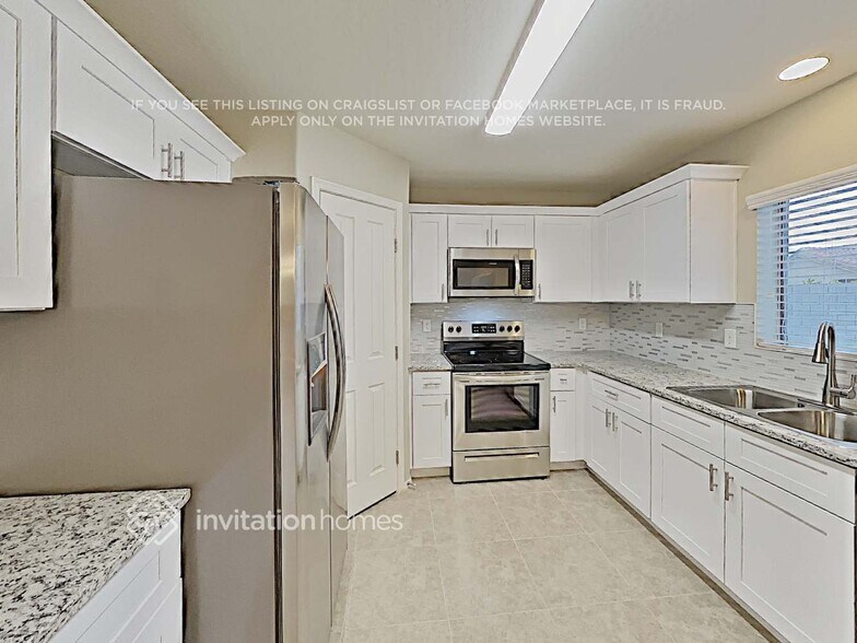 Building Photo - 17744 W Calavar Rd