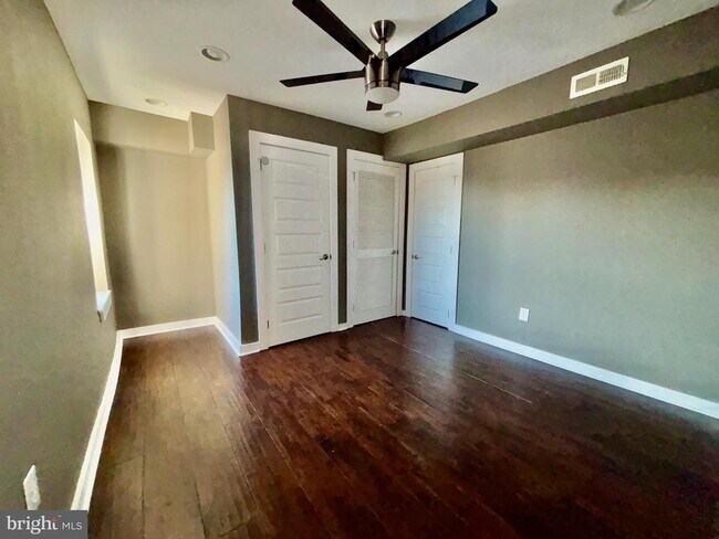 Building Photo - 1865 Frankford Ave